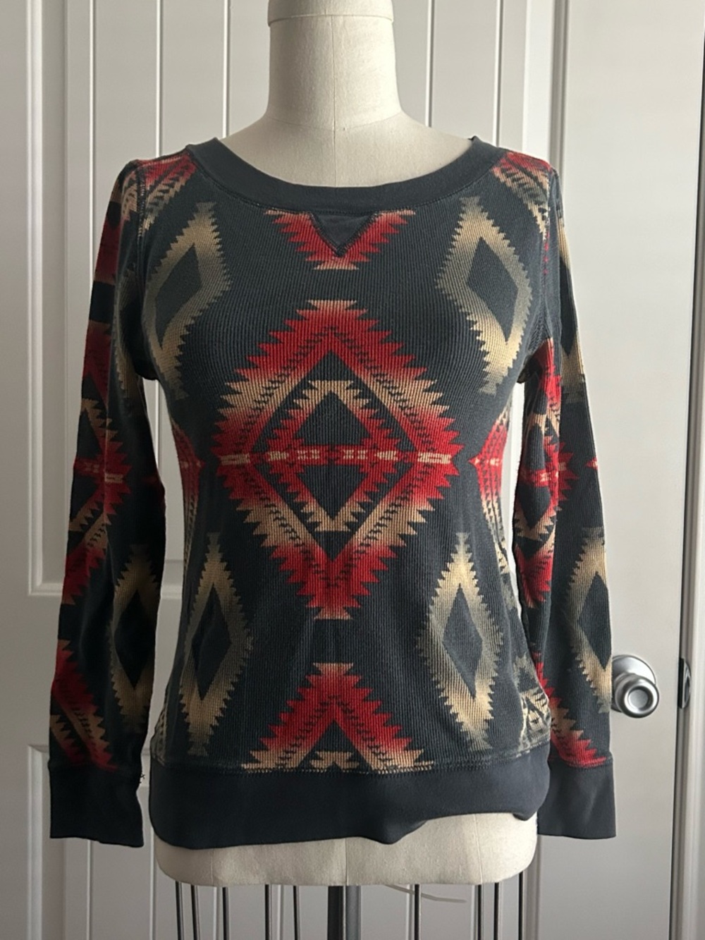 Chaps Gray Crewneck Thermal Sweater with Red and Cream Aztec Print